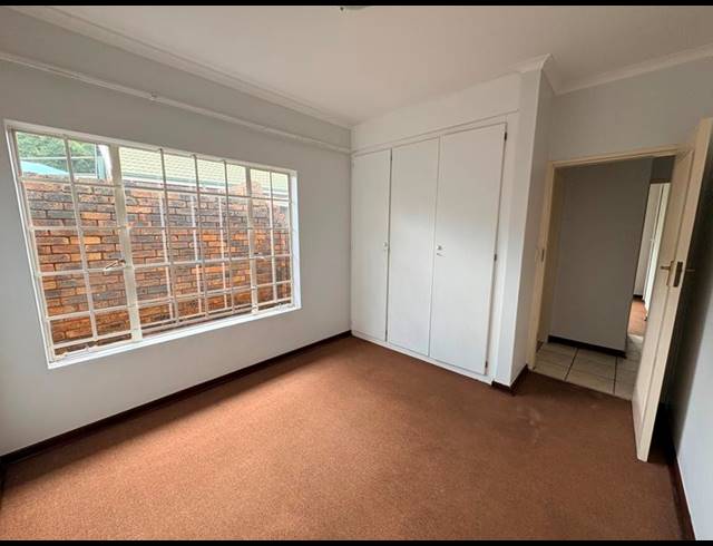 4 BEDROOM TOWNHOUSE FOR SALE IN HENNOPSPARK